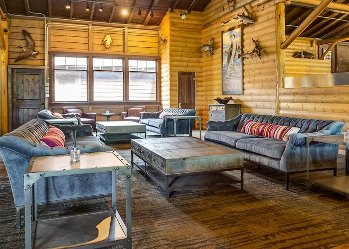Grand Lake Lodge